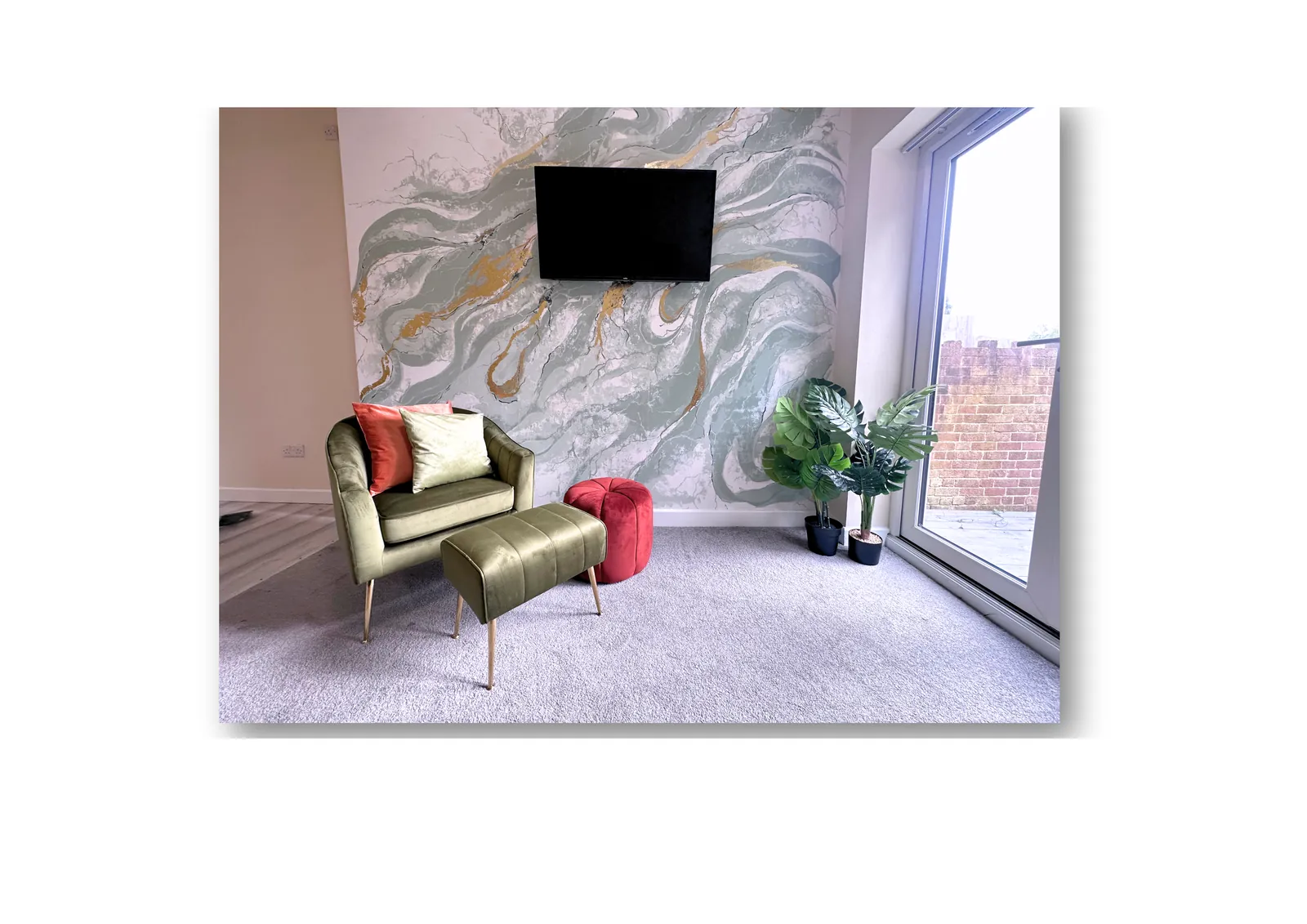 Bright furnished room at Palm House